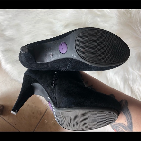 Like new Genuine leather boots ankle booties - Picture 11 of 15